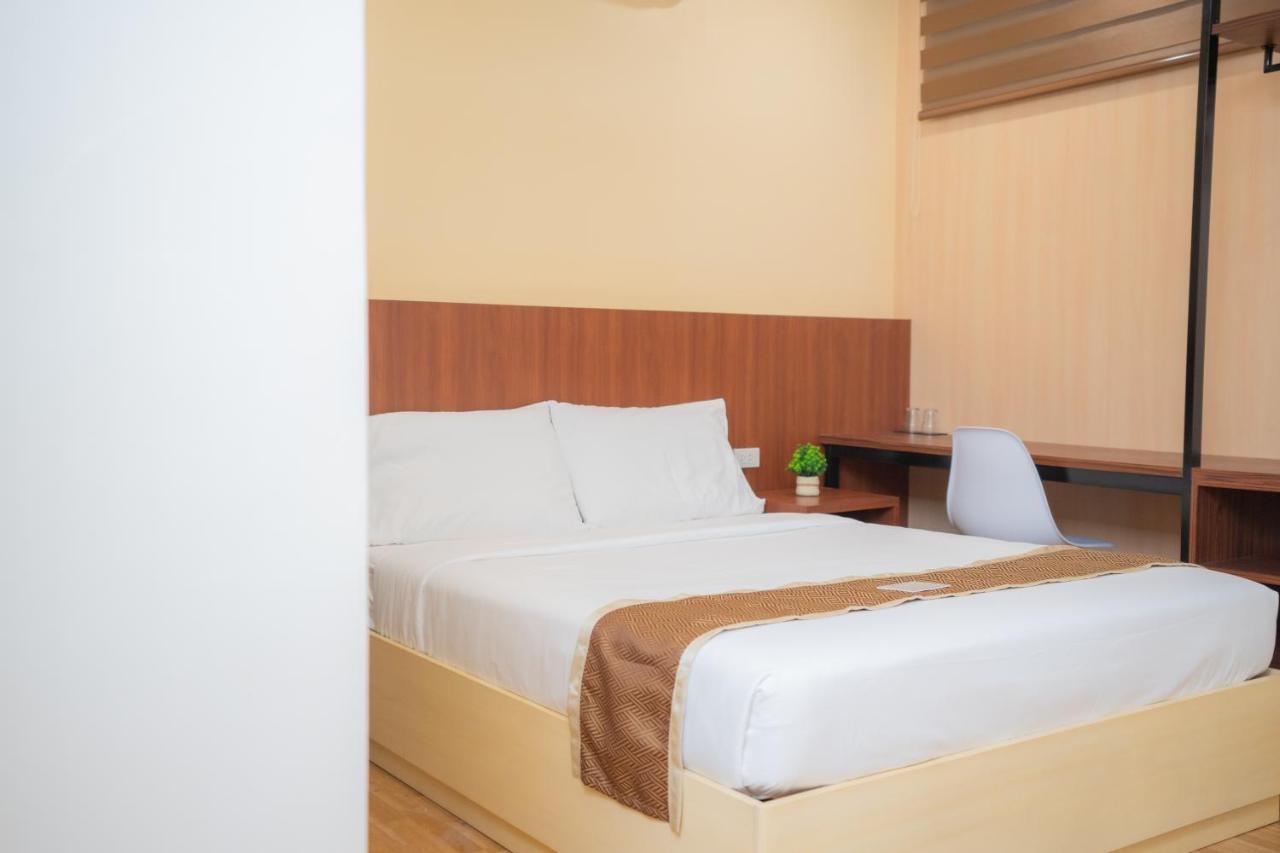 Sundaze Dormitel Hotel Нага Екстериор снимка